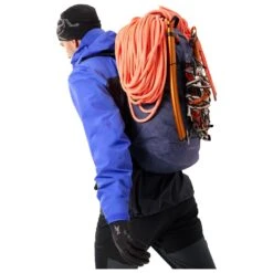 Arc'teryx Alpha FL 30 Backpack - Mountaineering Backpack -Outdoor Camping Shop arcteryx alpha fl 30 backpack mountaineering backpack detail 5