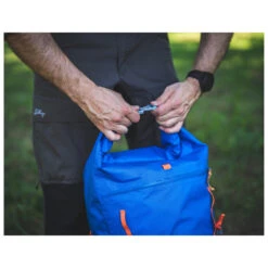 Exped Serac 45 M - Mountaineering Backpack 23 Exped Serac 45 M - Mountaineering Backpack -Outdoor Camping Shop exped serac 45 m mountaineering backpack detail 10